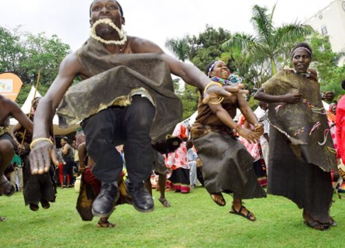 ankole_women_in_traditional_mushanana1